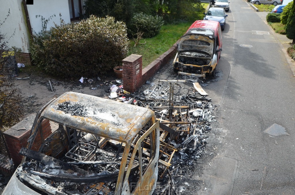 Wohnmobilbrand Koeln Rath Walhallstr P083.JPG - Miklos Laubert